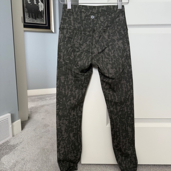 Lululemon Wunder Train 25” legging - Picture 4 of 6